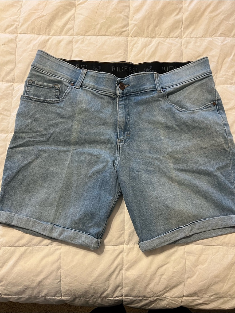 Women’s Lee Riders Light Wash Denim Shorts with Cuffed Hem